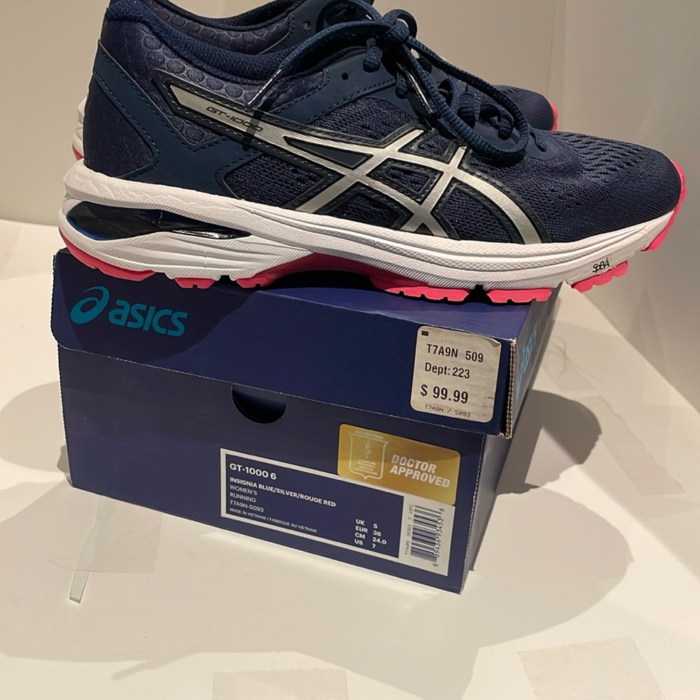 Asics women’s GT 1000 New in box running shoes T7A9N-5093. Blue size 7